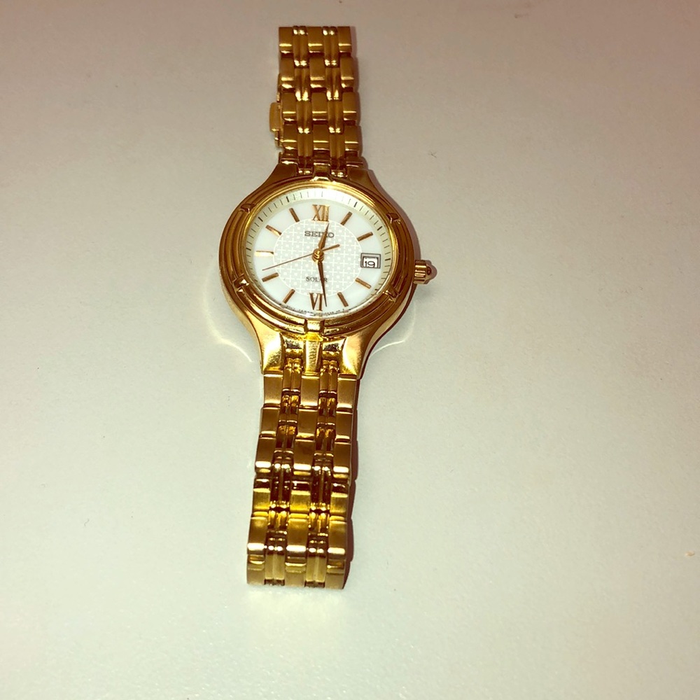 Women’s Seiko solar watch. For a small wrist.